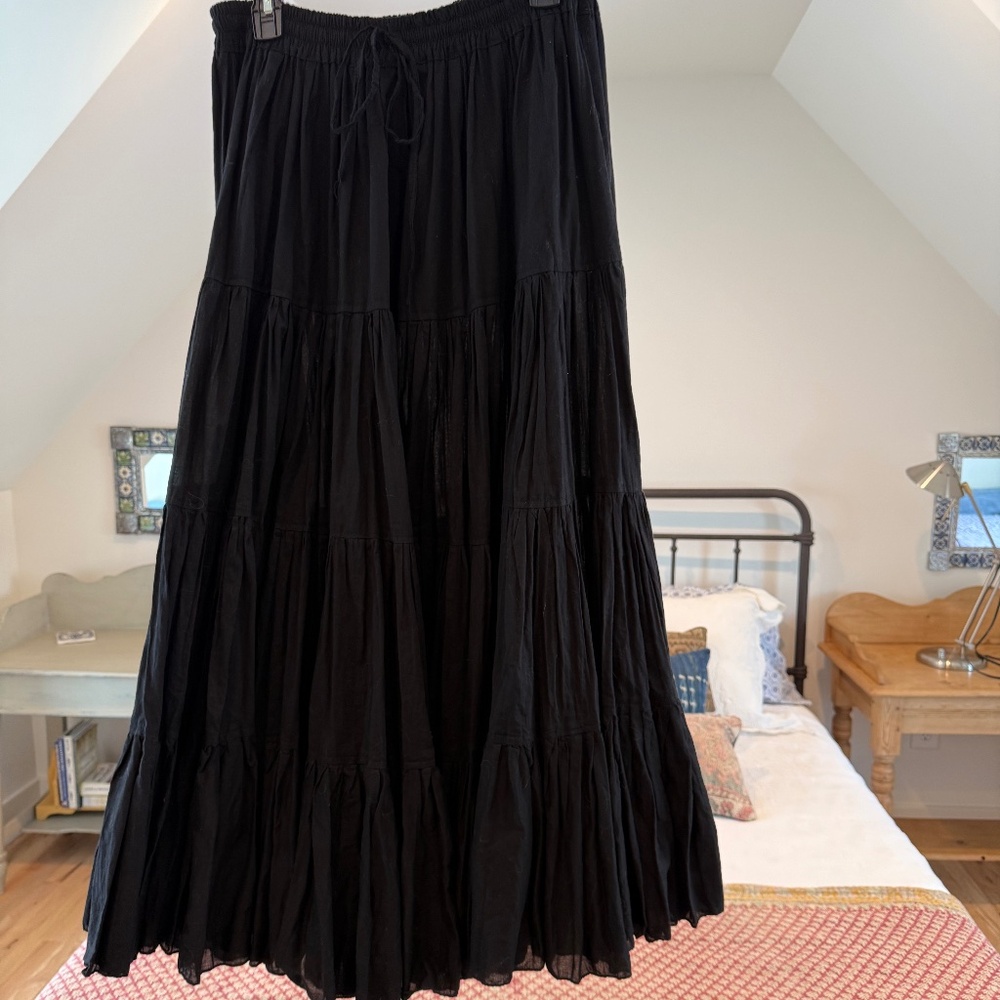 Vintage dramatic full black maxi skirt OS